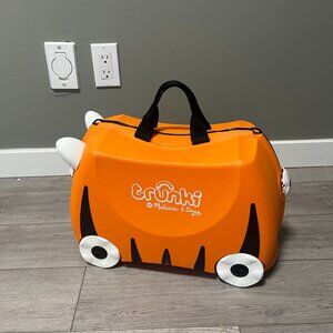 Melissa & Doug Trunki Tiger Kids Ride-On Suitcase Carry-On Luggage